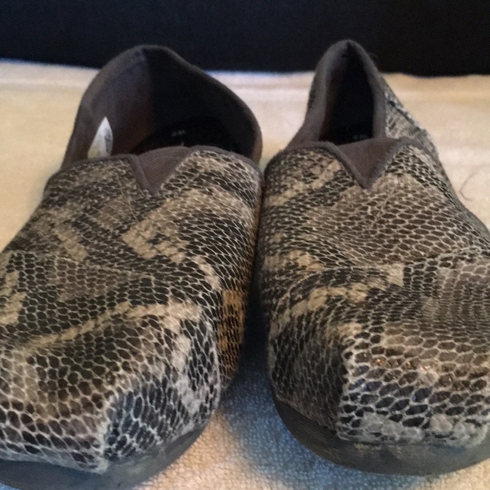 Toms Slip Ons